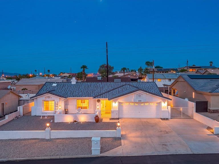 2819 Palo Verde Blvd N photo 1
