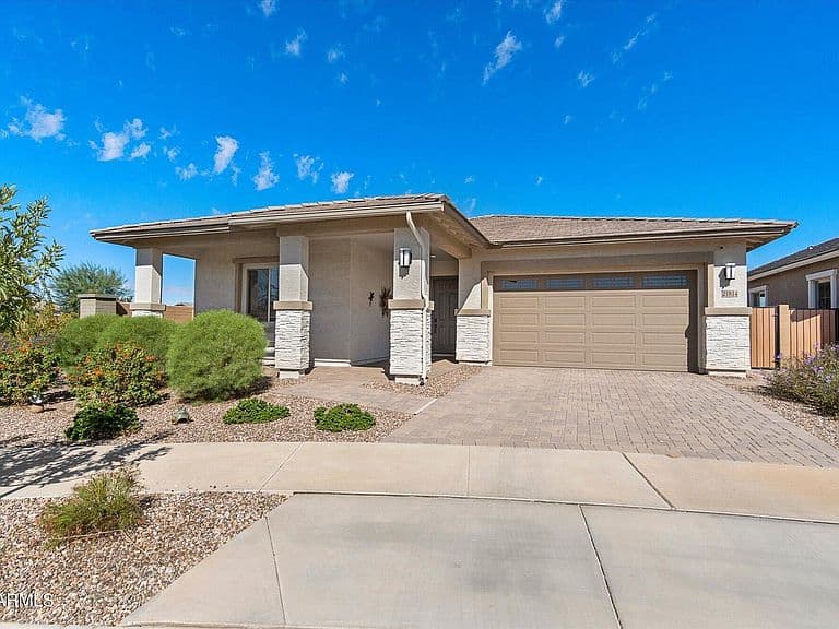 21814 E Bonanza Court photo 2