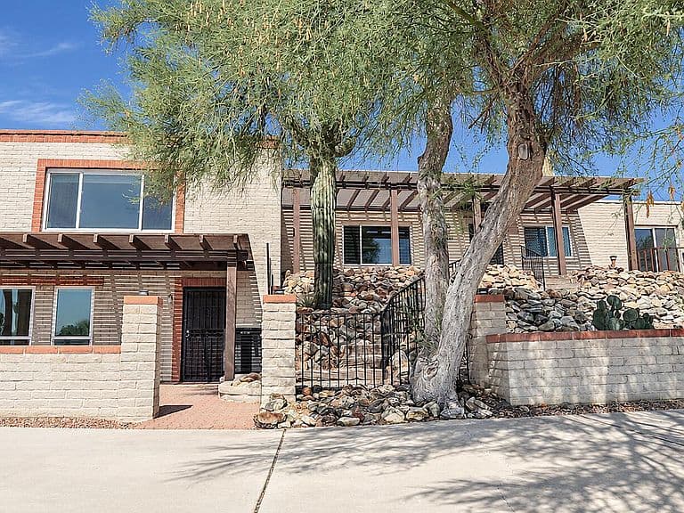 5025 N Tortolita Rd photo 2