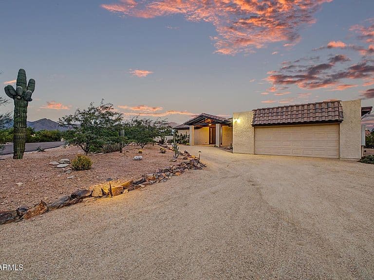 12241 E PALOMINO Road photo 2