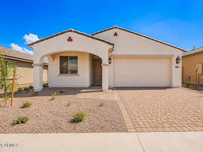 16833 W HOPE Drive photo 1