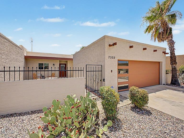 7332 N Las Quintas Dr photo 2