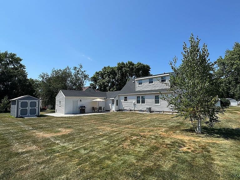 305 Park Dr photo 5