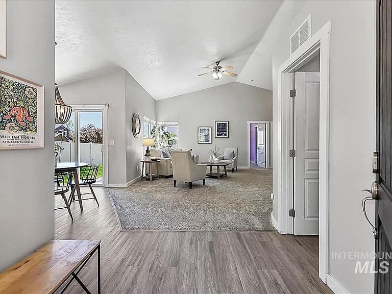 1727 N Vinifera Pl photo 3