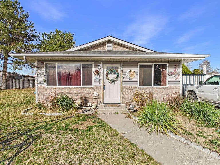 1618 Gingko St photo 1