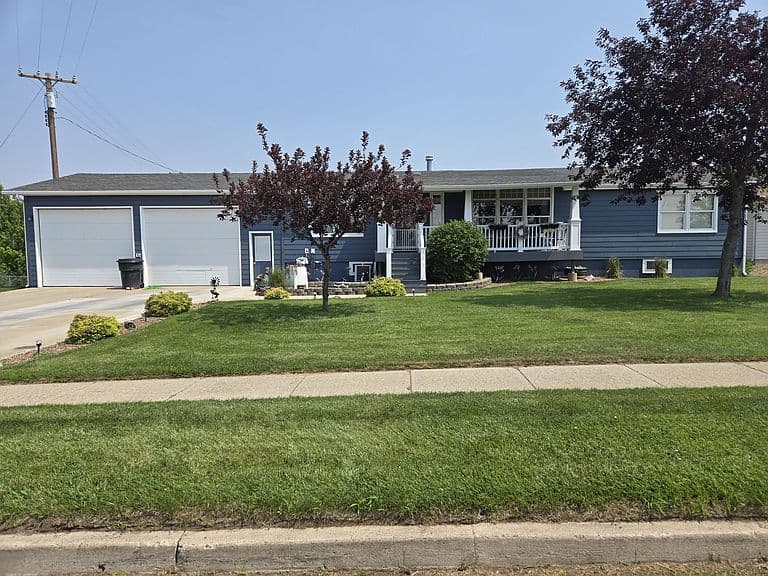 1402 W Kansas Ave photo 1