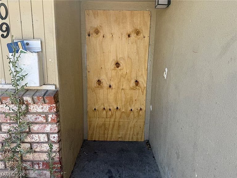 109 Prince Ln photo 4