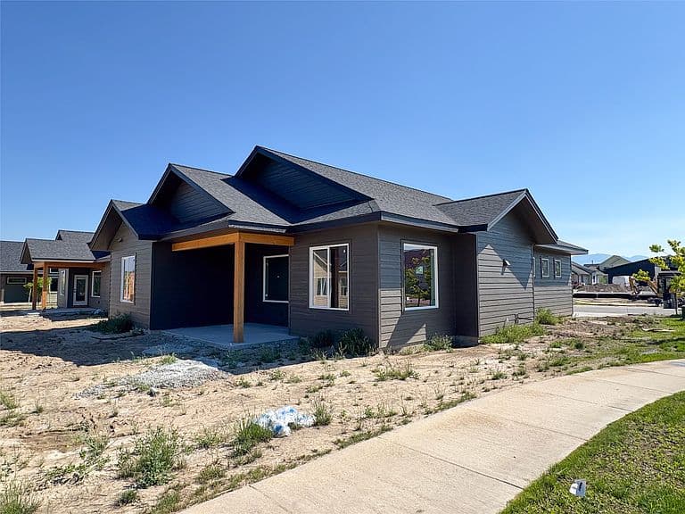 816 Rivet Way photo 3