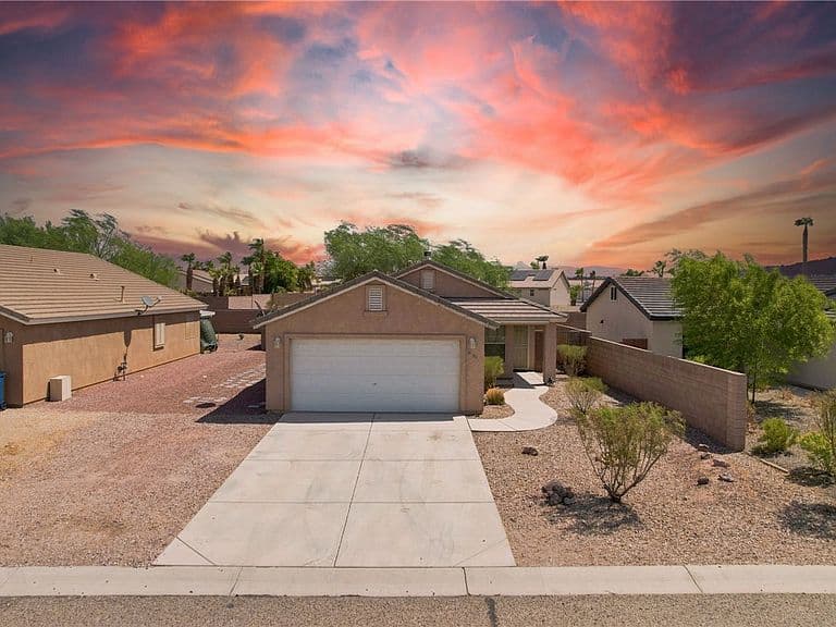 5030 S Rosemary Drive photo 1