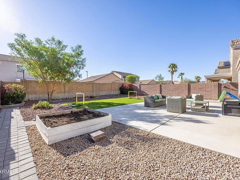 1588 S 218TH Lane photo 4