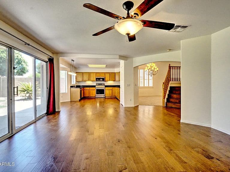 4402 E DESERT WIND Drive photo 5