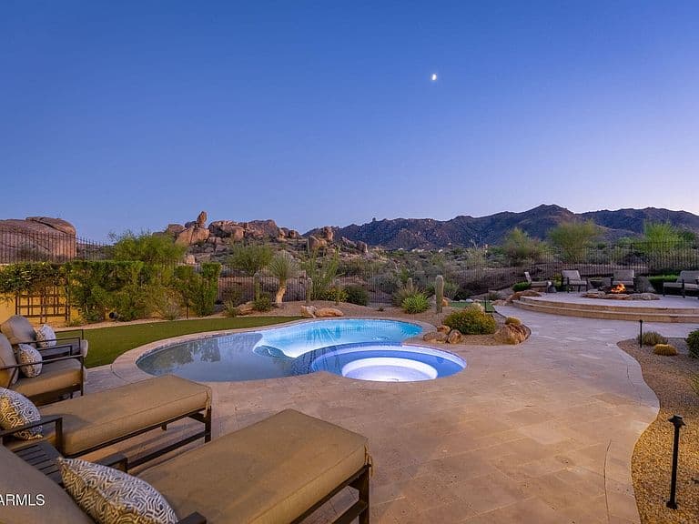 12423 E DESERT VISTA Drive photo 1