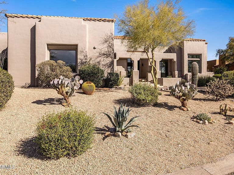 10874 E DALE Lane photo 4