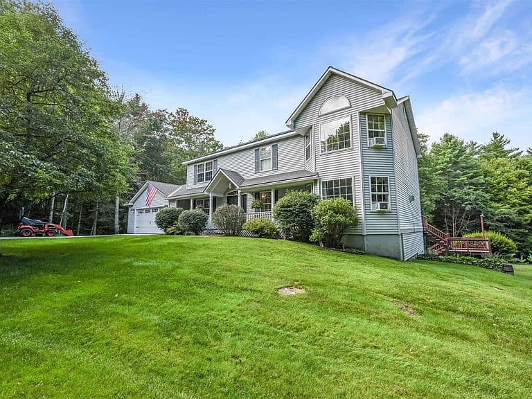 67 Applewood Drive photo 1