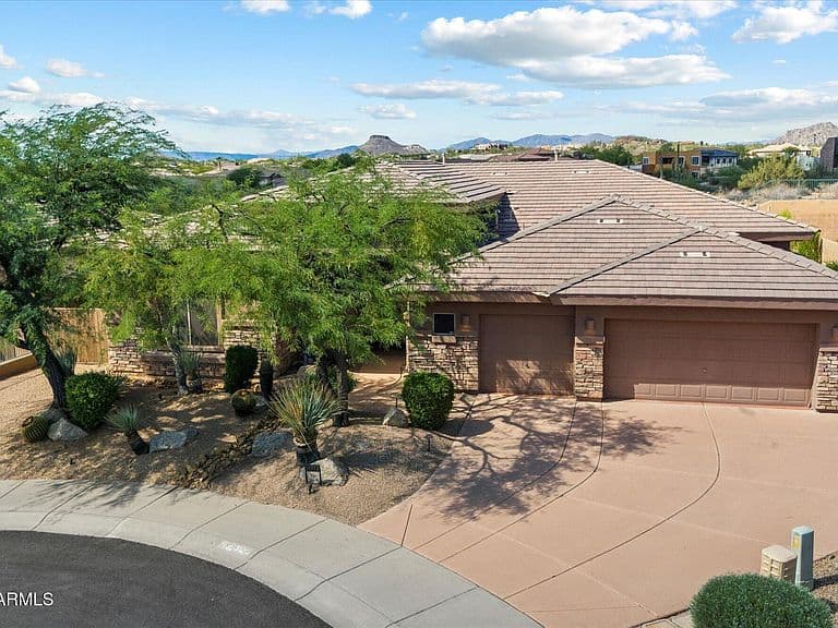 11572 E RUNNING DEER Trail photo 3