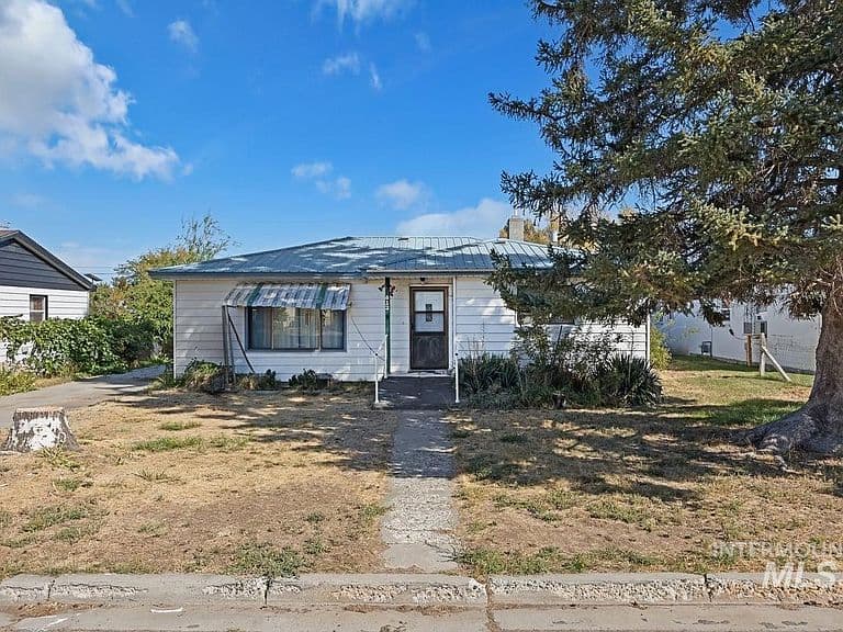 812 9th Ave E photo 1
