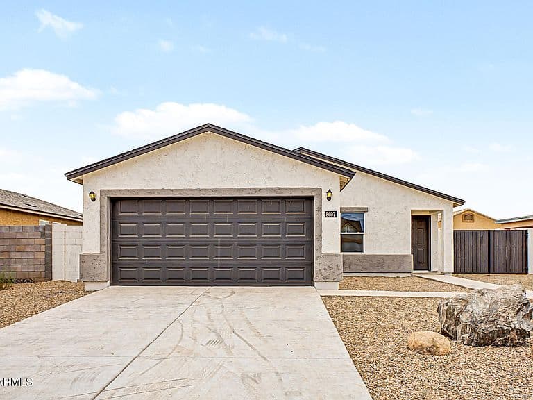 8697 W CONCORDIA Drive photo 1