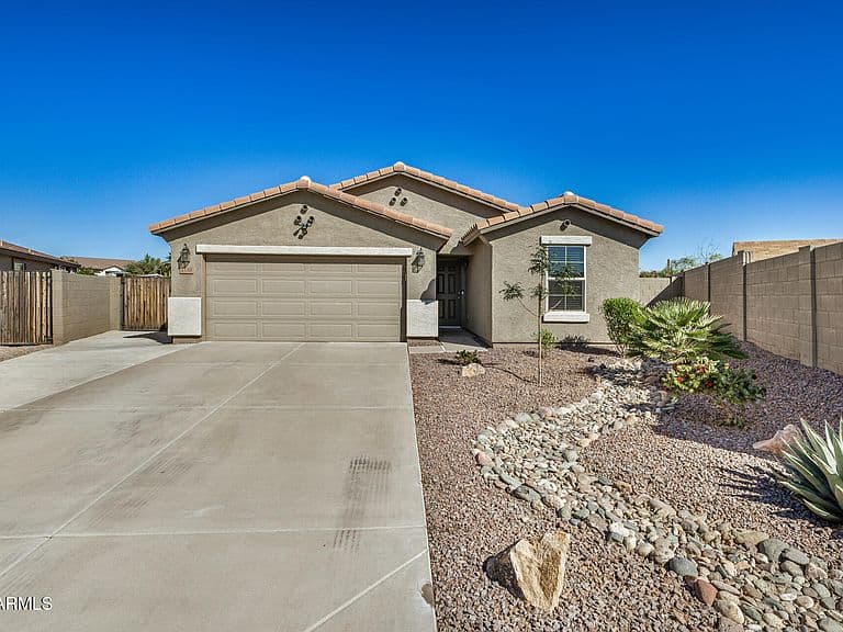 4530 E LONGHORN Street photo 2