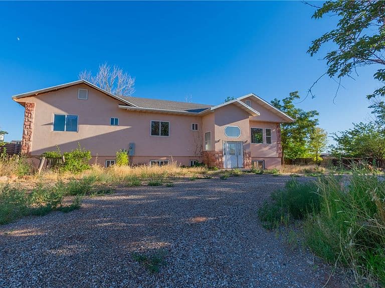 245 W Warren Avenue photo 1