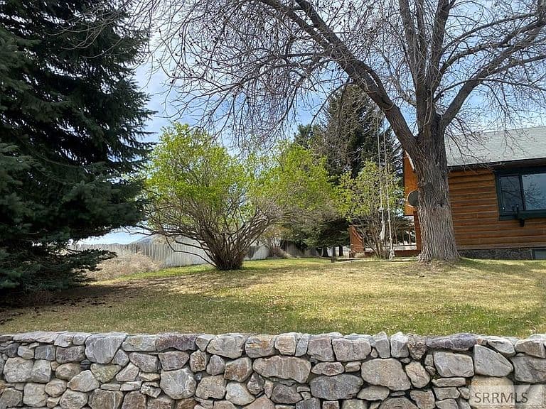223 W Summit Cir photo 5