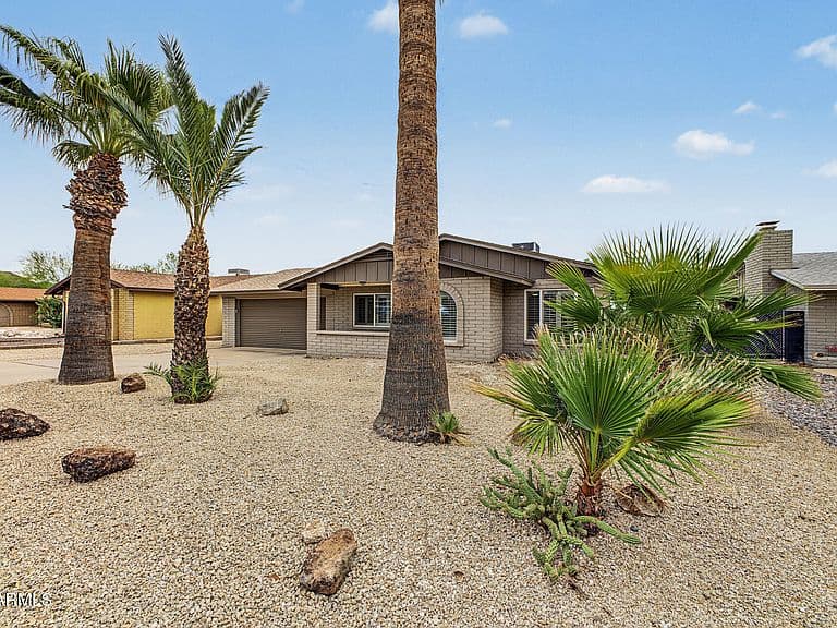 817 E CHERYL Drive photo 3
