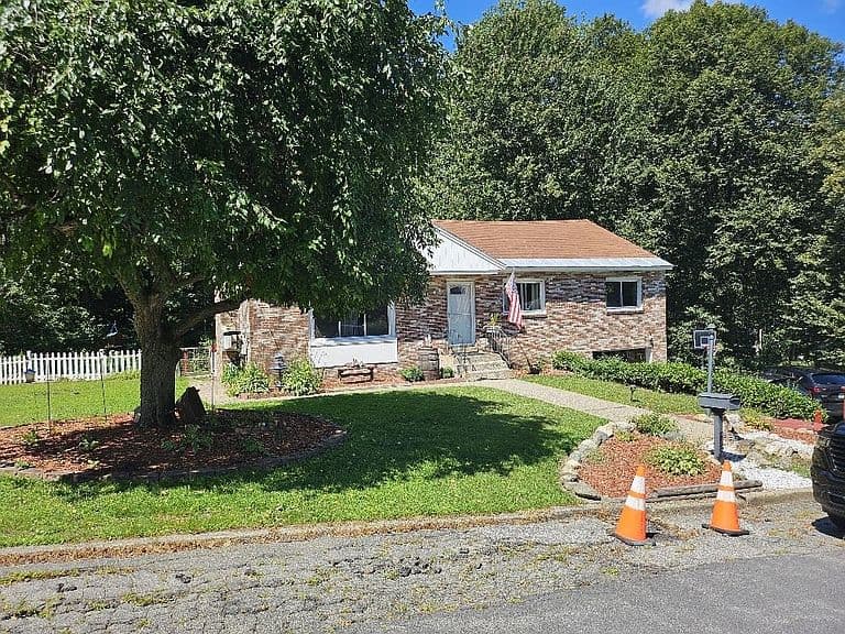 13 Acer Heights Road photo 5