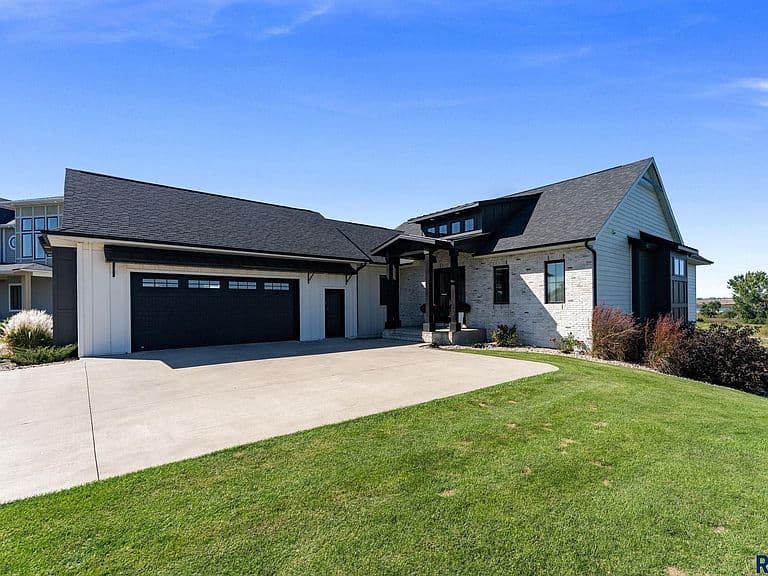 201 S Boathouse Cir photo 4
