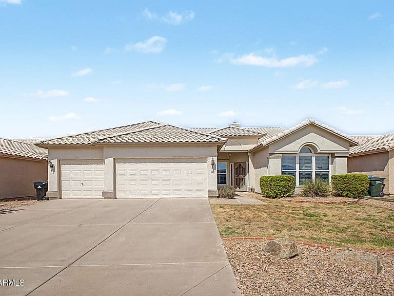 3334 E UTOPIA Road photo 1