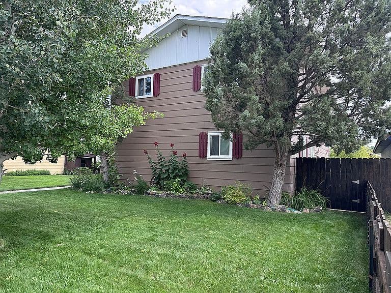 316 Park Ave photo 3
