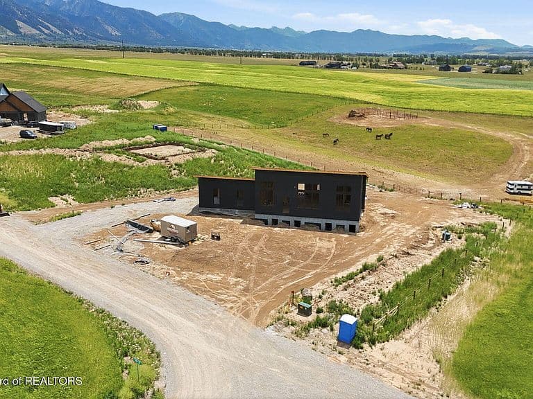 30 Clyde Cir photo 2