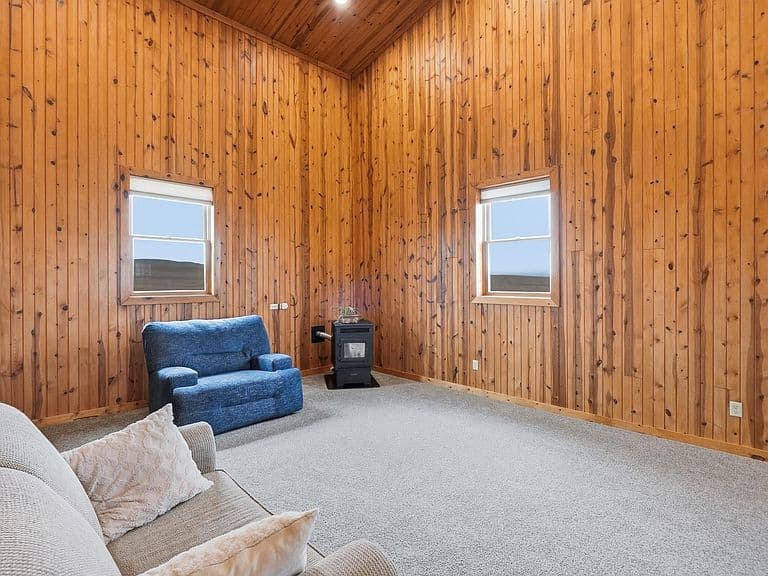 22219 Saddle Rd photo 5