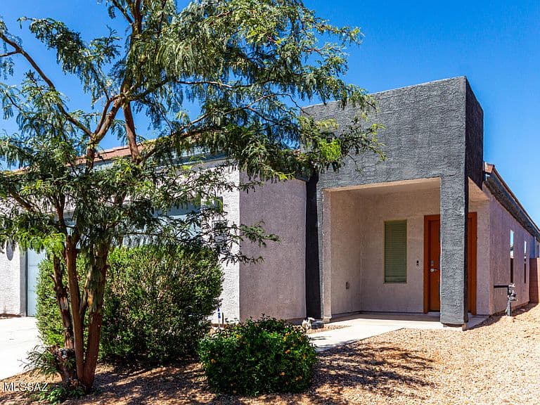 12727 E Joffroy Dr photo 1