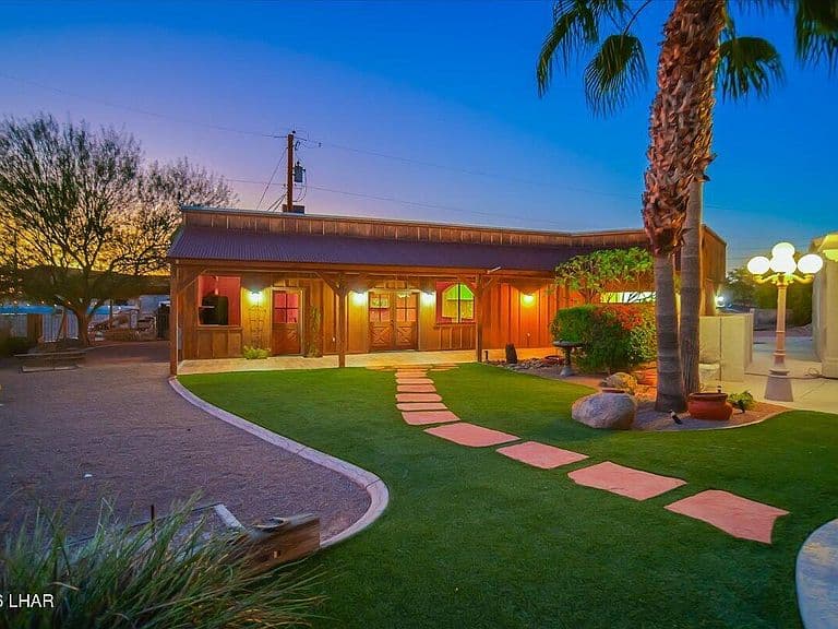 3955 Mediterranean Ln photo 4