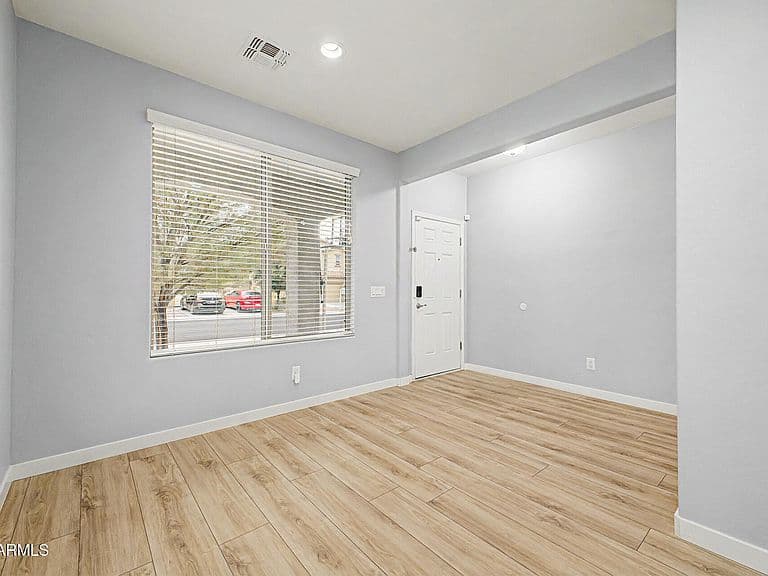 2318 W ALICIA Drive photo 4