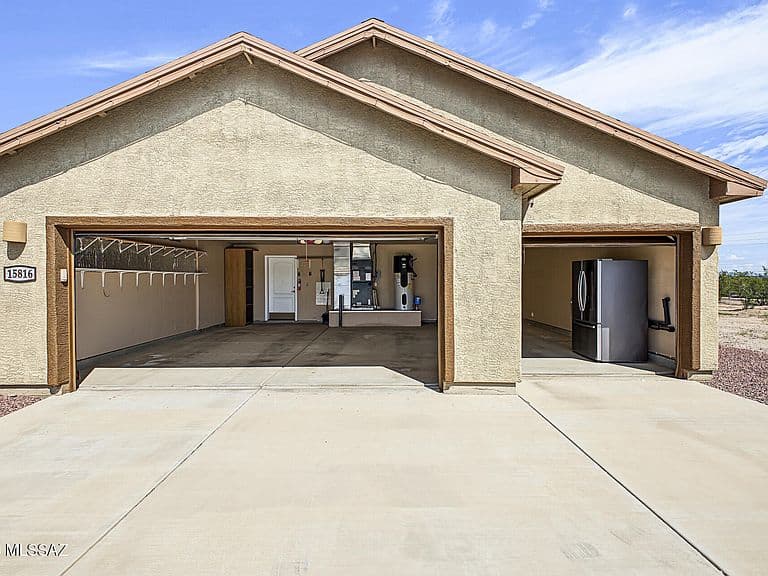 15816 W Sandy St photo 5