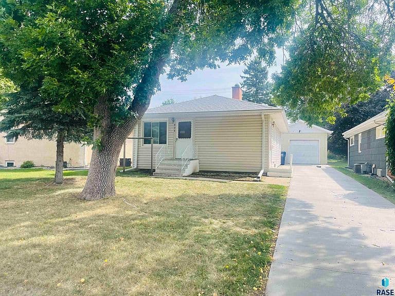404 S Chicago Ave photo 2