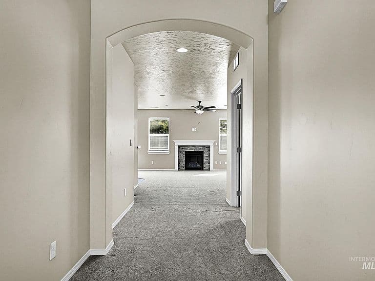 2517 W Skylar St photo 5