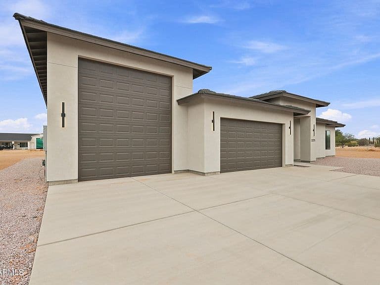 22275 W ROY ROGERS Road photo 2
