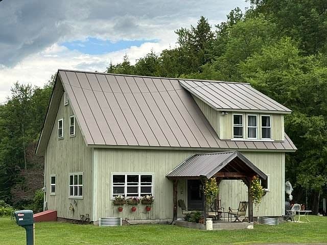1821 Chateauguay Road photo 1