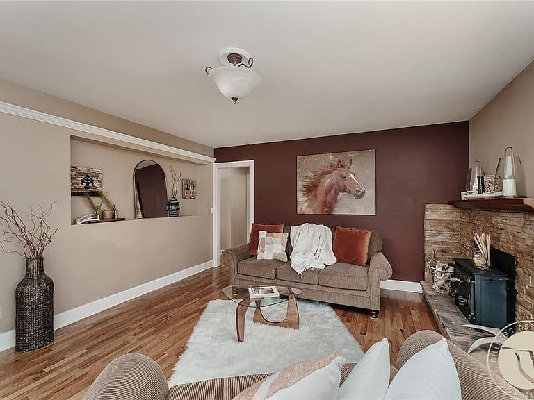 2304 Lewis Ave photo 4