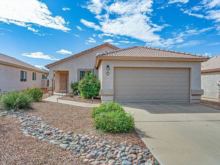 2529 W Cezanne Cir photo 1