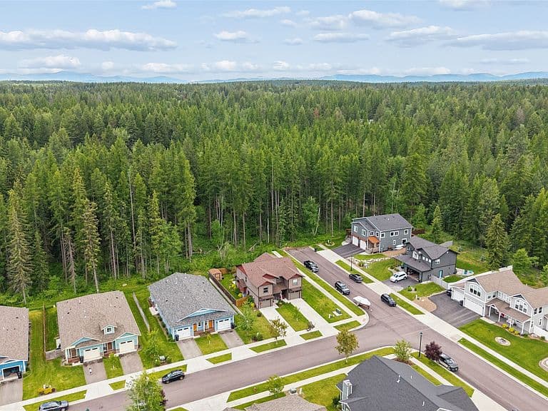 125 Great Northern Dr photo 5