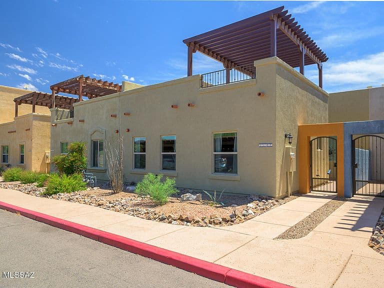1107 Lombard Way photo 2