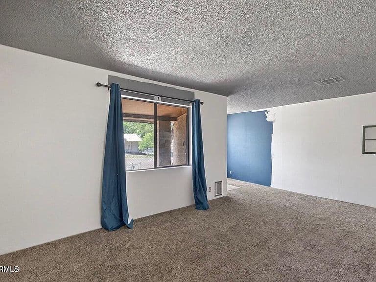 5499 S GLENDALE Avenue photo 4