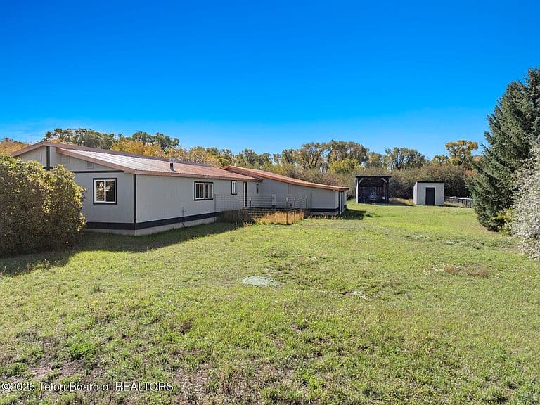861 W Highway 33 photo 5