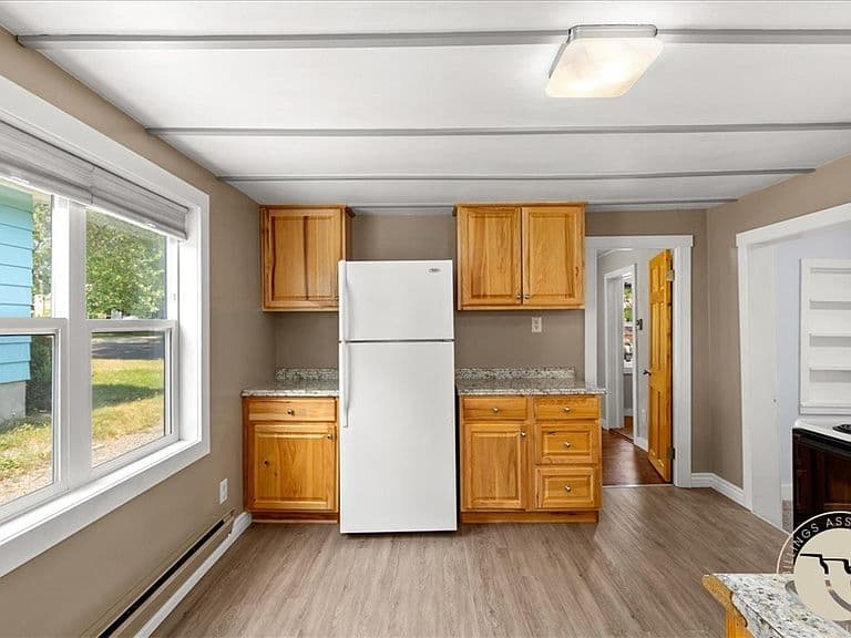 734 Avenue C photo 4