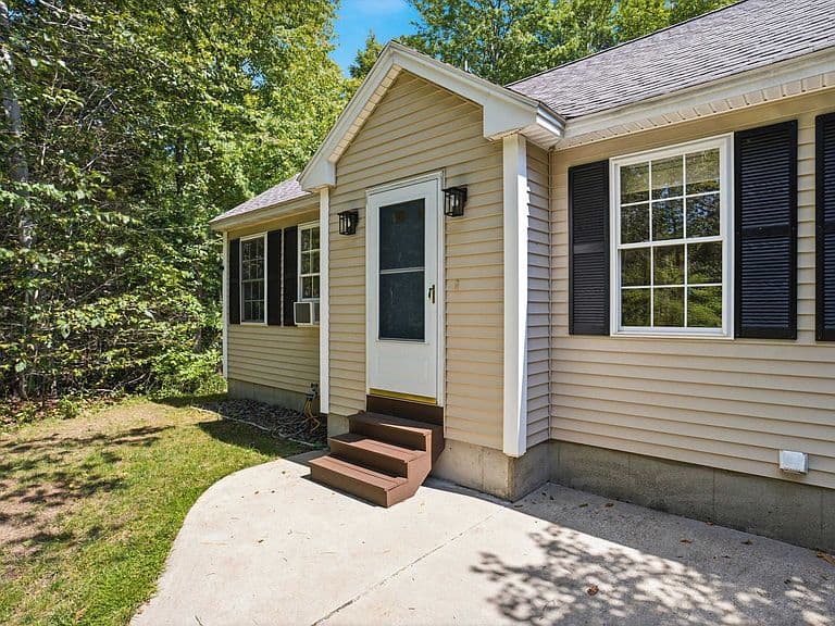 71 Butterfield Road photo 3