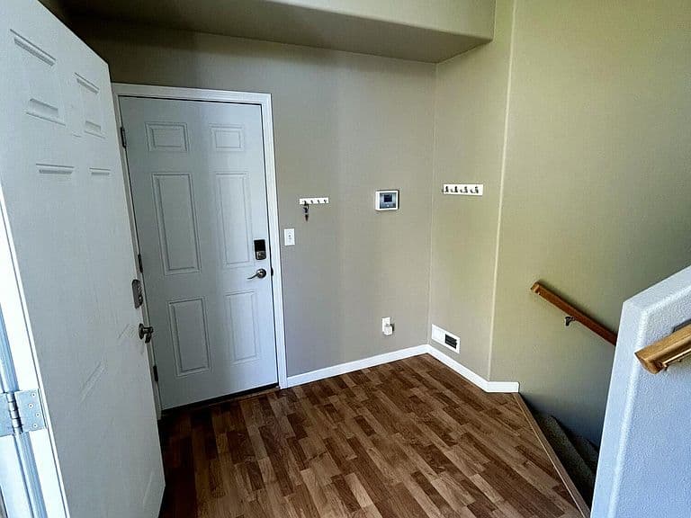 2811 Plainview Dr SE photo 3