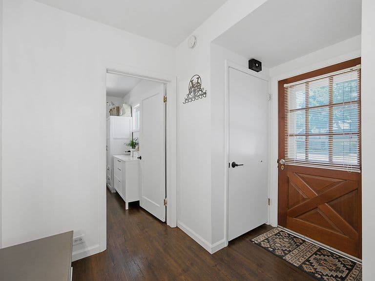 227 Fairview Ave photo 2