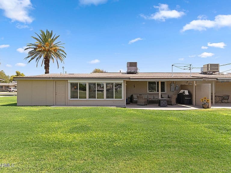 11034 N COGGINS Drive photo 4